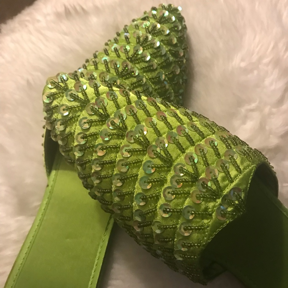 NWOT -  Green Peacock Slip Ons - Picture 2 of 3